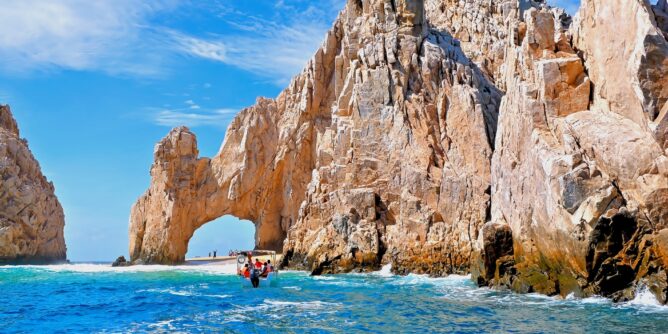 Tour to the Arch of Cabo San Lucas